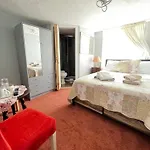 Relax Inn Guest House